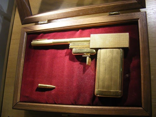 4 Most Famous Guns In Movie History ~ LoupDargent.info