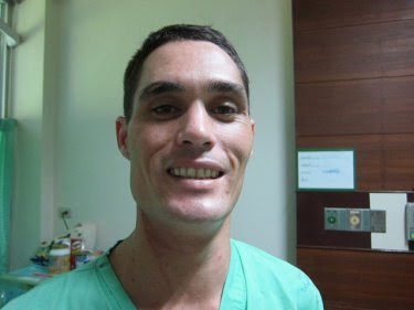 'Trapped' Sean turistico Kenzie spera di spiccare il volo grazie ad un donatore Phuket