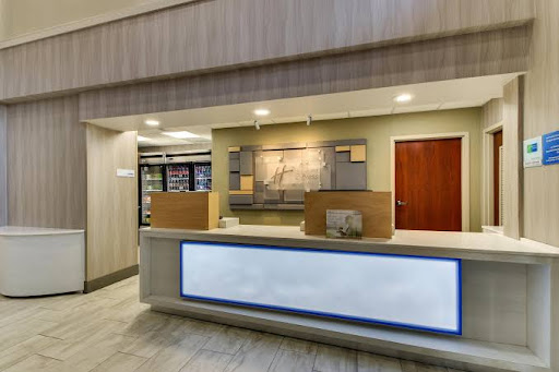 Holiday Inn Express & Suites Atlanta N-Perimeter Mall Area, an IHG Hotel image 6