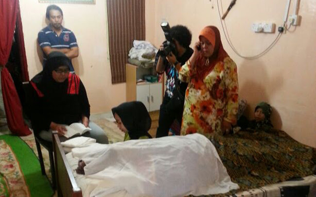 Jenazah Maimon Mutalib di kediamannya di Shah Alam Jenazah Maimon Mutalib di kediamannya di Shah Alam