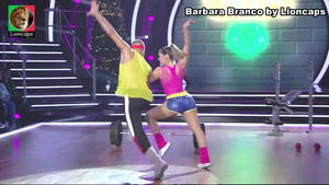 Barbara Branco sensual no programa Dança com as estrelas