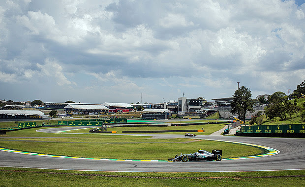 SÃO PAULO, SP, 11.11.2016: GP-BRASIL - O piloto alemão Nico Rosberg, da Mercedes, durante treino para o GP Brasil de Fórmula 1, no autódromo de Interlagos na zona sul de São Paulo. (Foto: Eduardo Anizelli/Folhapress)