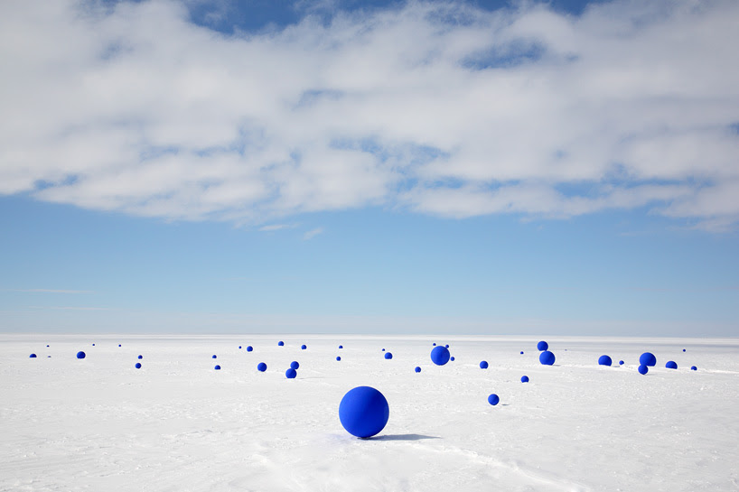 stellar axis aligns 99 blue spheres to stars in the antarctic sky designboom