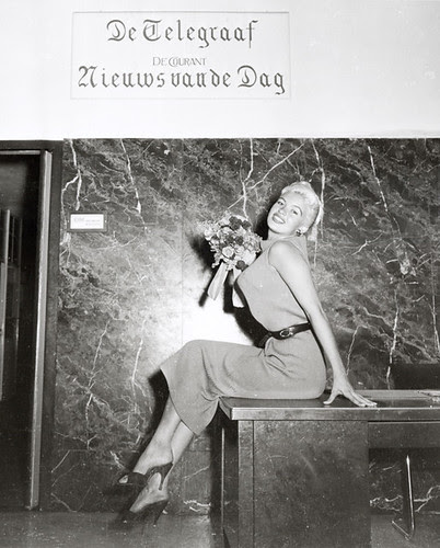 10-10-1957_14731_01a Jayne Mansfield