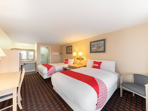 OYO Hotel Starlite Seneca Falls image 2