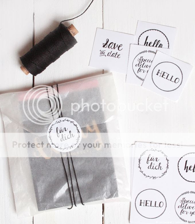 Packing with love | whatinaloves.com MOO minicards Sticker DIY