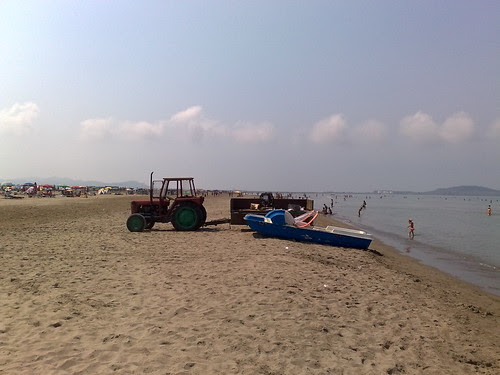 Spiaggia trattore di Durazzo by durishti