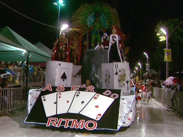 Escola Ases do Ritmo no Carnaval de Franca 2017 (Foto: José Augusto Júnior/EPTV)