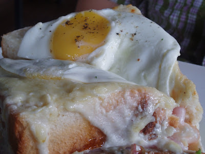 Canelé, croque madame