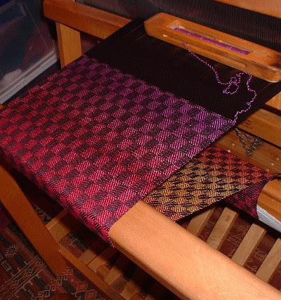 Nancy's scarf on loom1