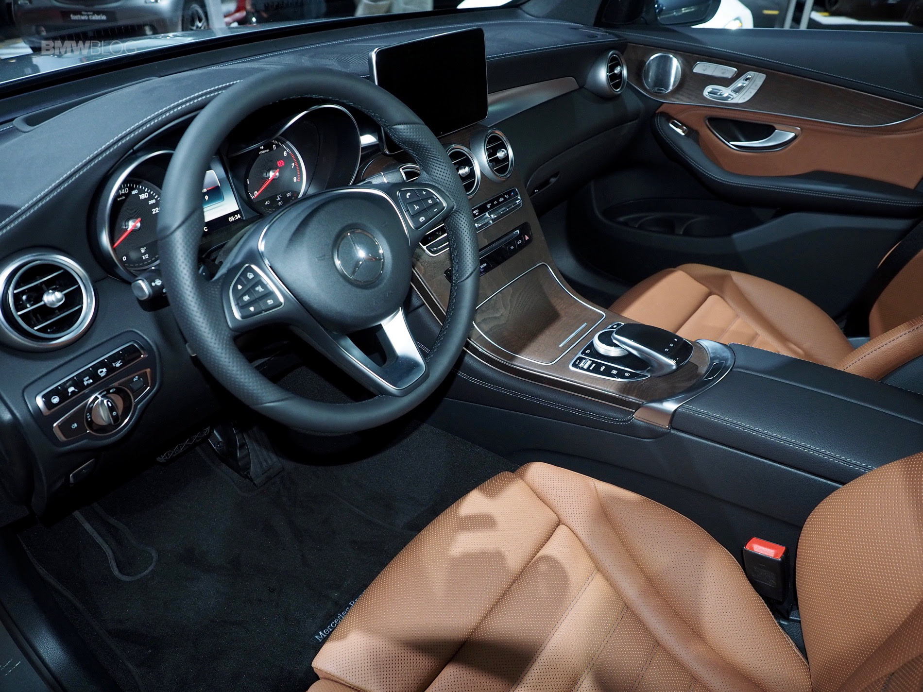 2016 NYIAS: Mercedes-Benz GLC Coupe – BMW X4 competitor 2016 NYIAS: Mercedes-Benz GLC Coupe – BMW X4 competitor