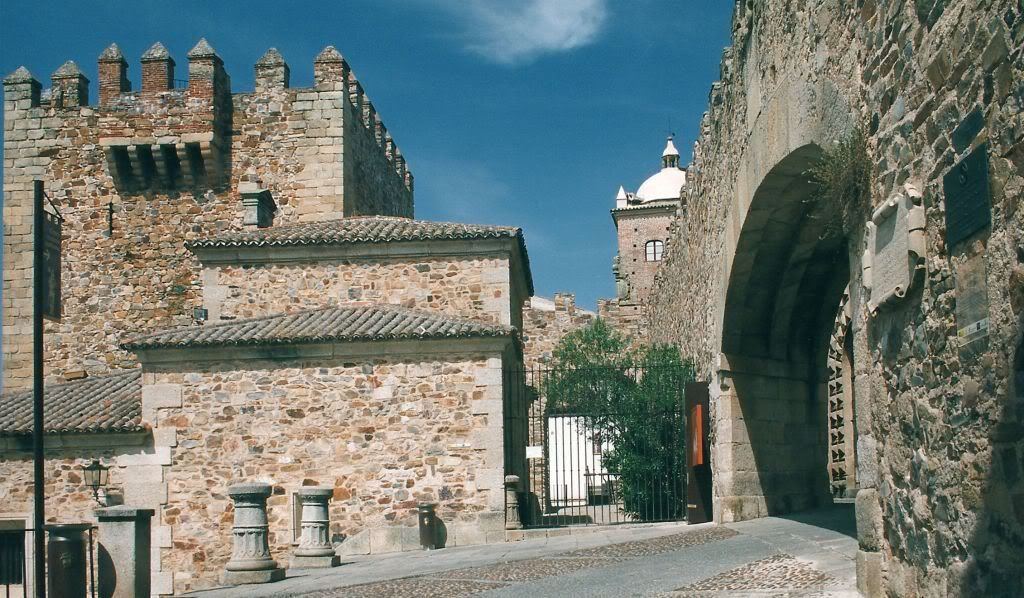 Cáceres. Torre de Bujaco y Arco de la Estrella