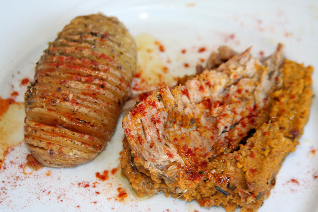 Bondiola con Papas Hasselback