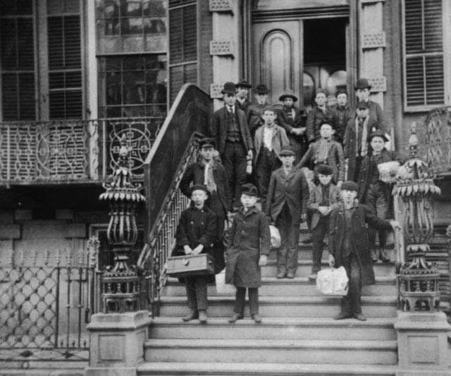 Old Photos Capture Life in a 19th Century New York City