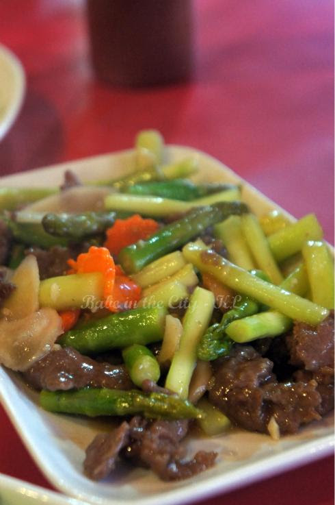Stir-fried Beef with Asparagus (RM14)