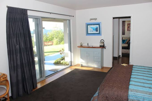 Reviews of Stunning Views Bed and Breakfast in Whangamata - Hotel