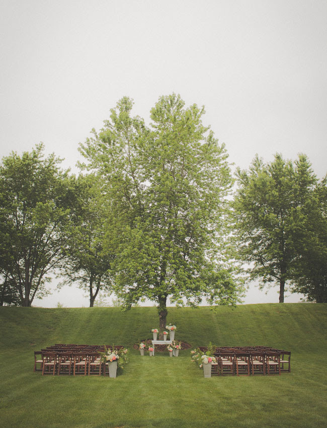 beautiful outdoor wedding How gorgeous is their ceremony location