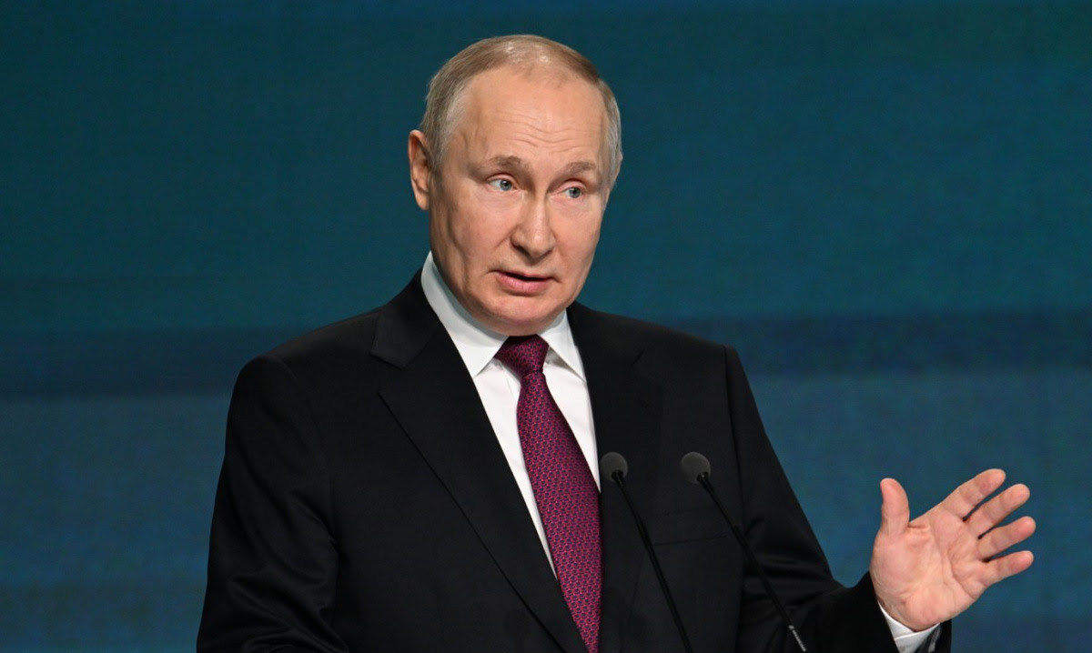 Tổng thống Nga yêu cầu tăng tốc cung cấp vũ khí cho quân đội