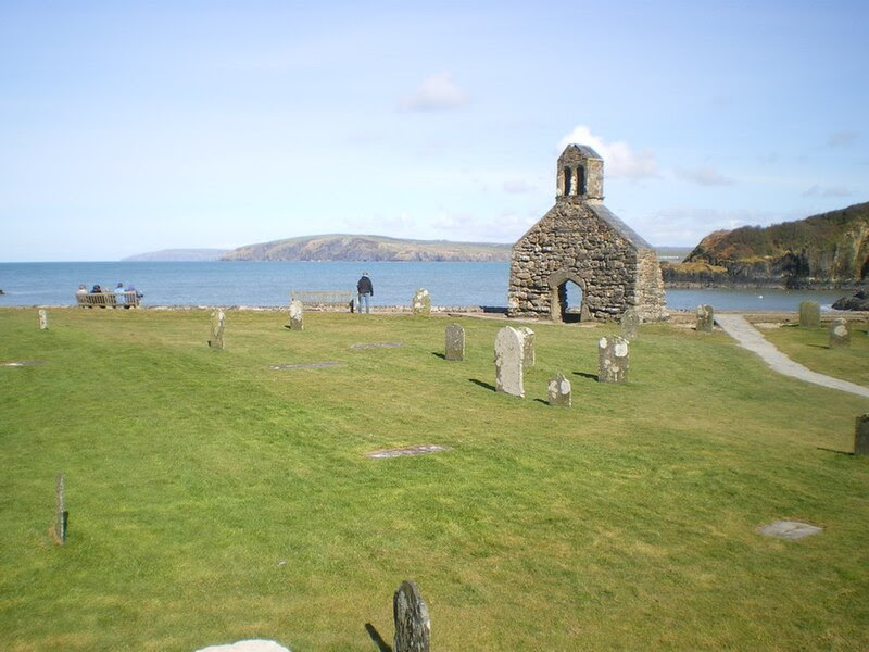 File:Ruins of St Brynach's, Cwm-yr-Eglwys - geograph.org.uk - 1800572.jpg