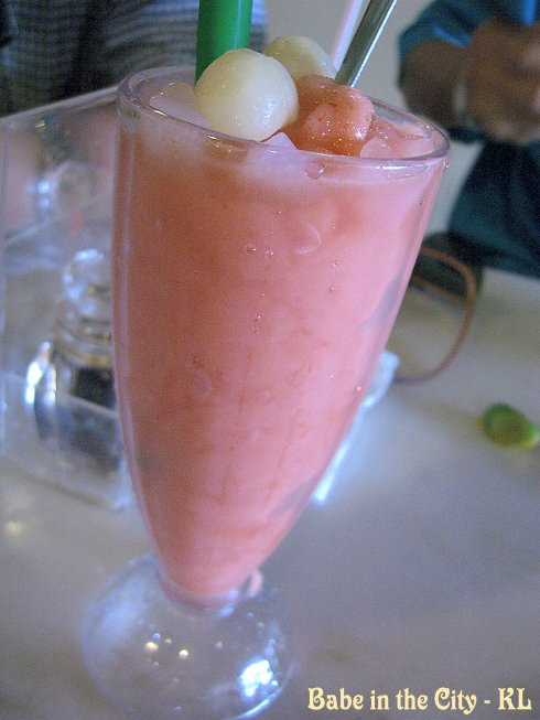 Strawberry Smoothies (RM5.00)