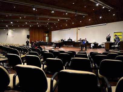 O julgamento será retomado às 13h Foto: Fernando Borges / Terra