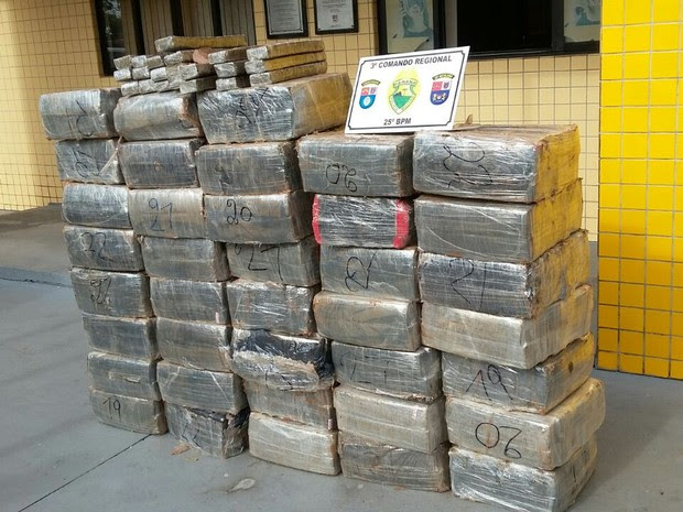Droga foi comprada na fronteira com o Paraguai, segundo a polícia (Foto: Polícia Militar/Divulgação)