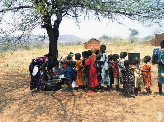 Συσσίτιο παιδιών στην Τανζανία