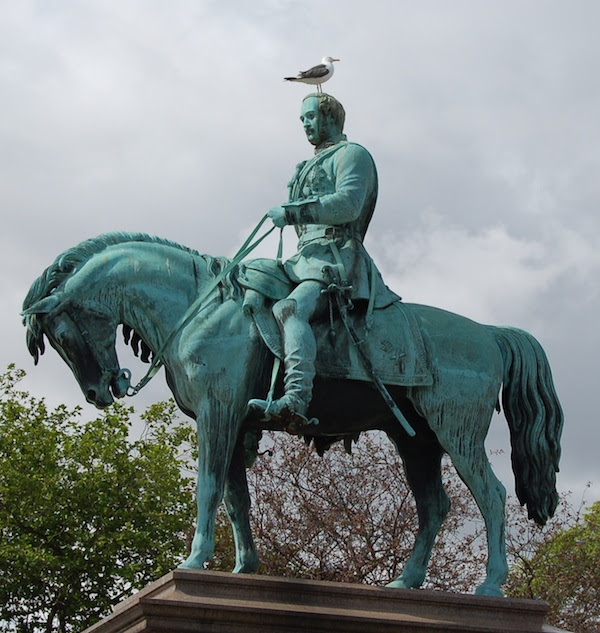 The House of Saxe-Coburg-Gotha provides a stern, mounted presence, complete with an impromptu seagull...