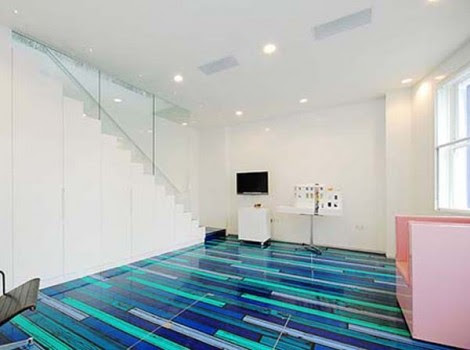 Abstrak Lantai Rumah Biru