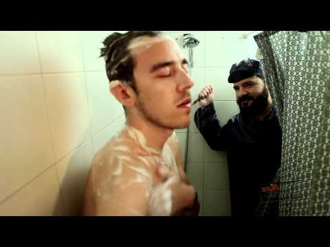 video con el corto de la ducha de solocomedia.com