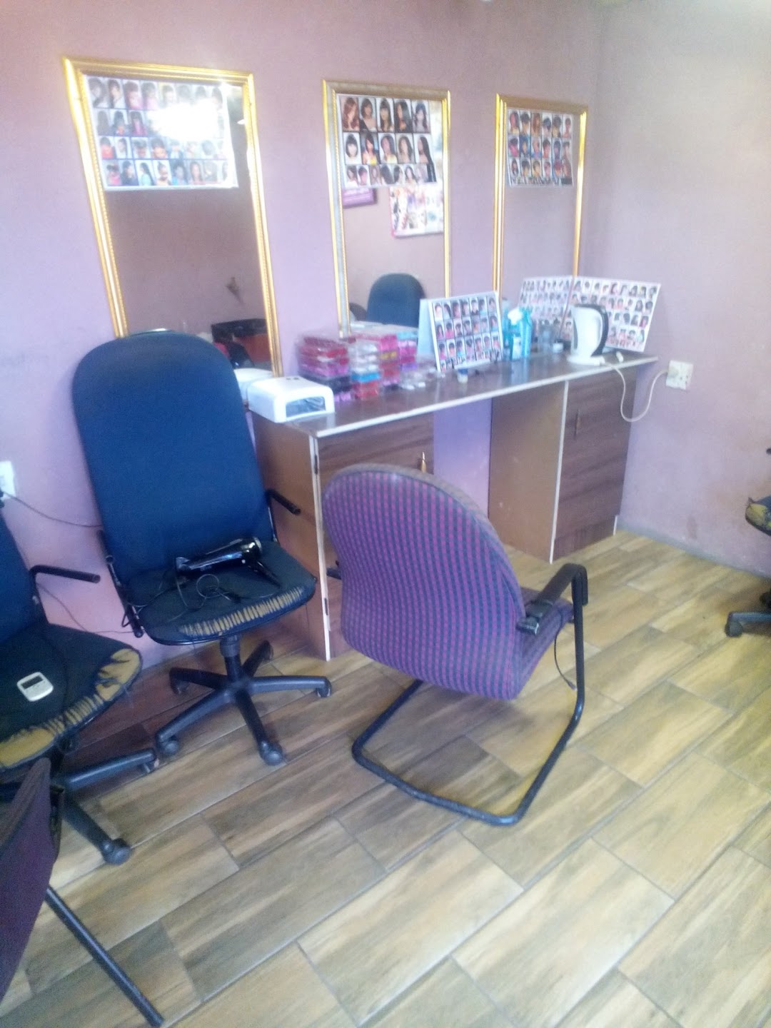 Isaac Nails And Beauty Clinic