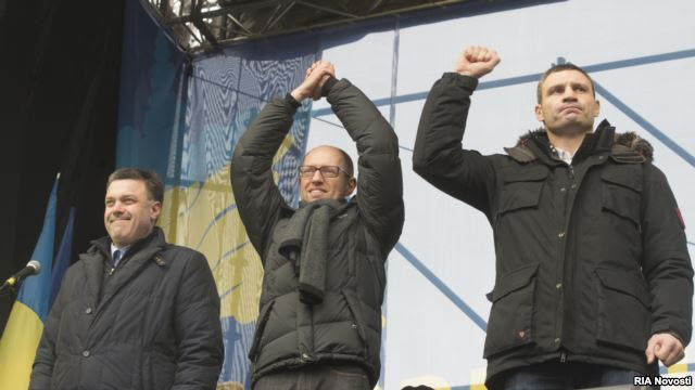 （從左至右）「全國自由聯盟」領袖Oleh Tyahnybok，「祖國黨」領袖Arseniy Yatsenyuk和UDAR黨的Vitali Klitschko