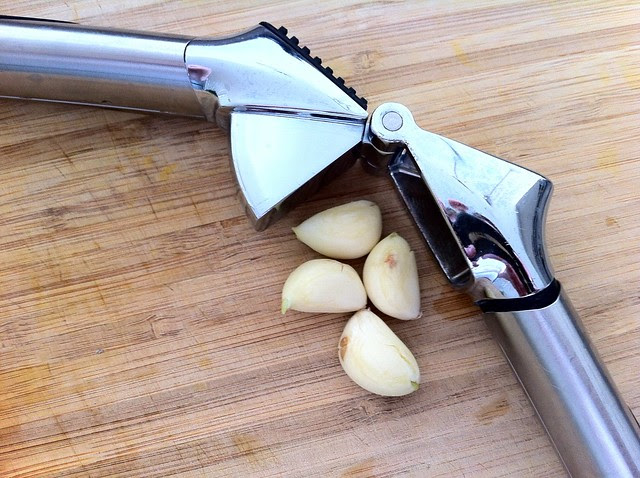 4 Garlic Cloves Ready to be Minced