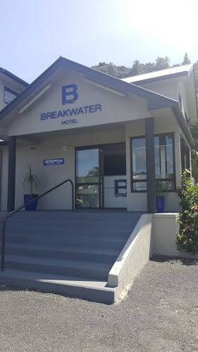 Breakwater Motel - Hotel