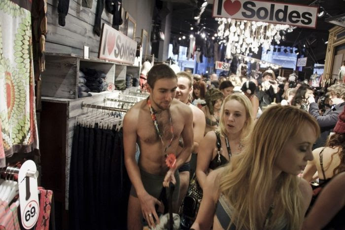 Arrive Half-Naked, Leave Fully Dressed Sale (44 pics) Arrive Half-Naked, Leave Fully Dressed Sale (44 pics)