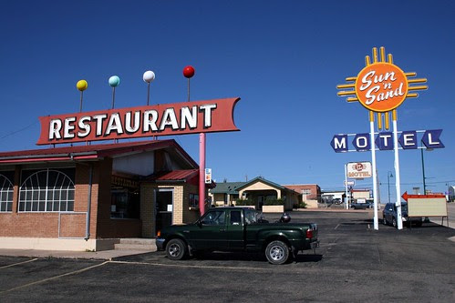 sun 'n sand motel restaurant