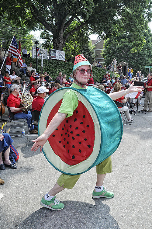 http://blueridgeblog.blogs.com/photos/boone_4th_of_july_parade/wacky_watermelon_lady.jpg