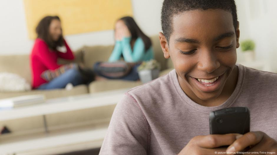 Smartphone addiction messes up brain chemistry