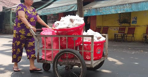 500 suất ăn Ngon cô Tư nấu tặng người nghèo BV chợ Rẫy Sài Gòn