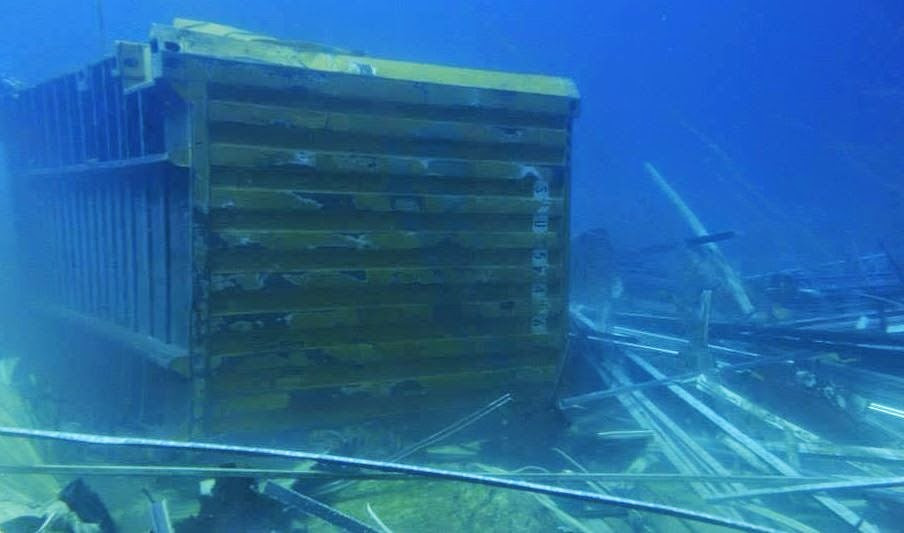 ΦΟΒΕΡΕΣ ΕΙΚΟΝΕΣ Ο βυθός από το ναυάγιο στη Μύκονο parakseno ΦΟΒΕΡΕΣ ΕΙΚΟΝΕΣ Ο βυθός από το ναυάγιο στη Μύκονο