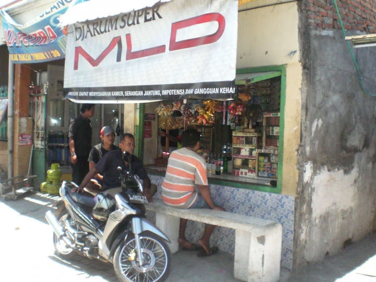 Menjamurnya Usaha Warung Kopi di Surabaya oleh Gunawan Menjamurnya Usaha Warung Kopi di Surabaya oleh Gunawan