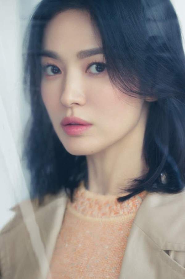 Ngất lịm diện mạo mới của Song Hye Kyo: Xén <b>tóc</b> tôn visual “hack tuổi”, nhìn combo body ...