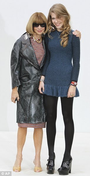 http://i.dailymail.co.uk/i/pix/2011/09/20/article-2039063-0DFC99BC00000578-291_306x597.jpg