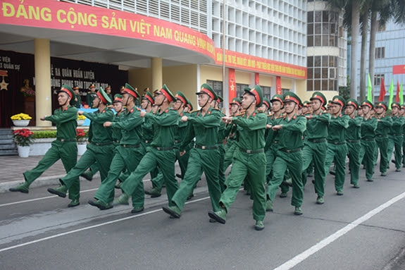 Toàn quân sôi nổi ra quân huấn luyện năm 2019