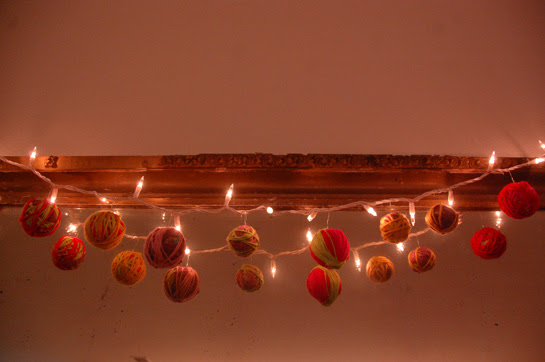 diy: yarn ball ornaments