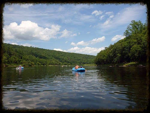 famfriendsfood: Raft Trip on the Delaware River