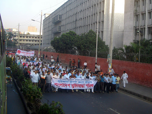 Protests in Dhaka. Image from Flickr by Vipez. CC BY-NC-ND