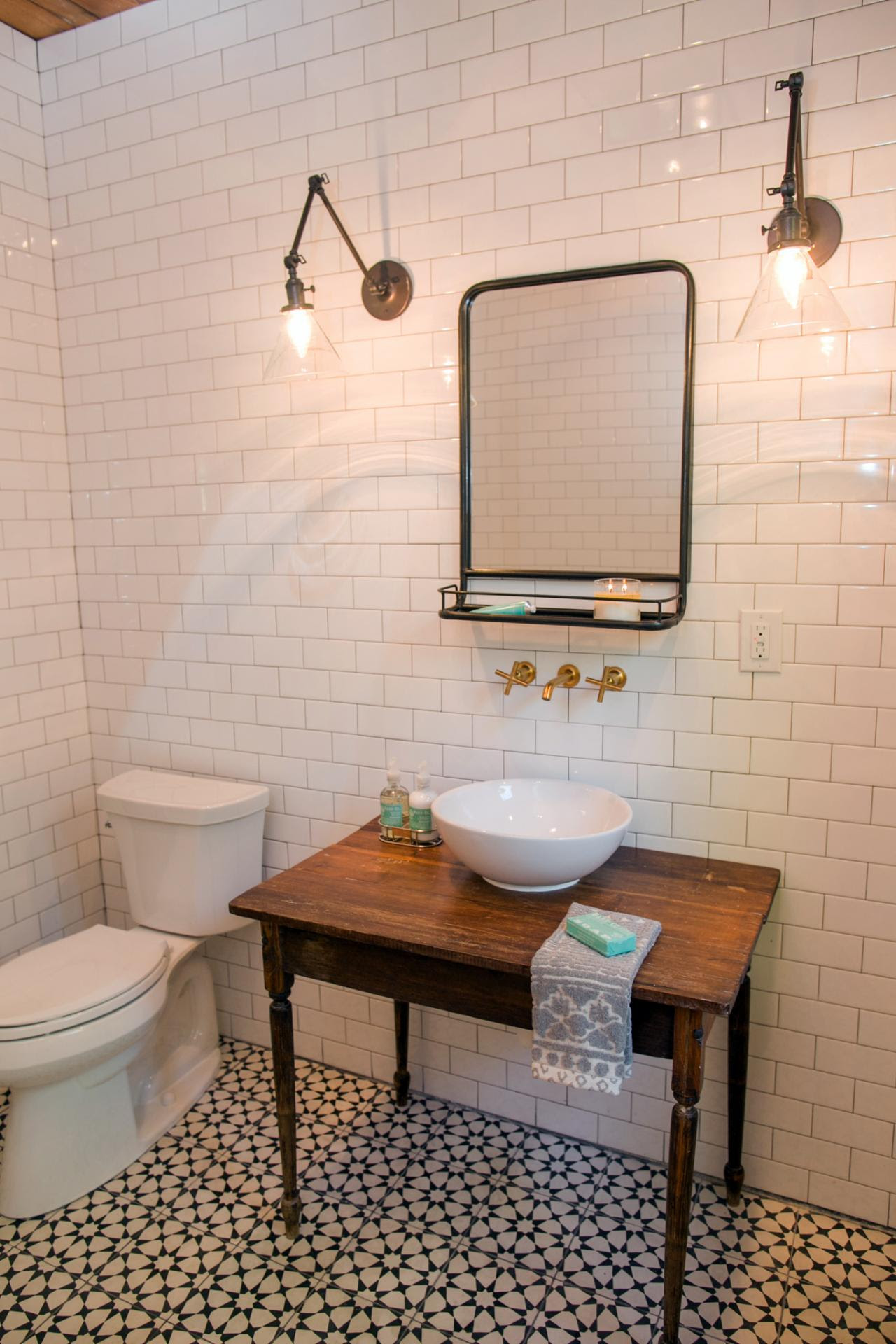 Fixer Upper Makeover: A Style-Packed Small Space | HGTV's ...