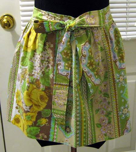 apron front bow
