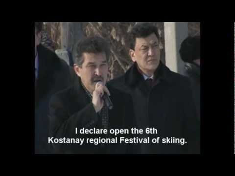 video que muestra como se confunden al poner el himno de kazakhstan